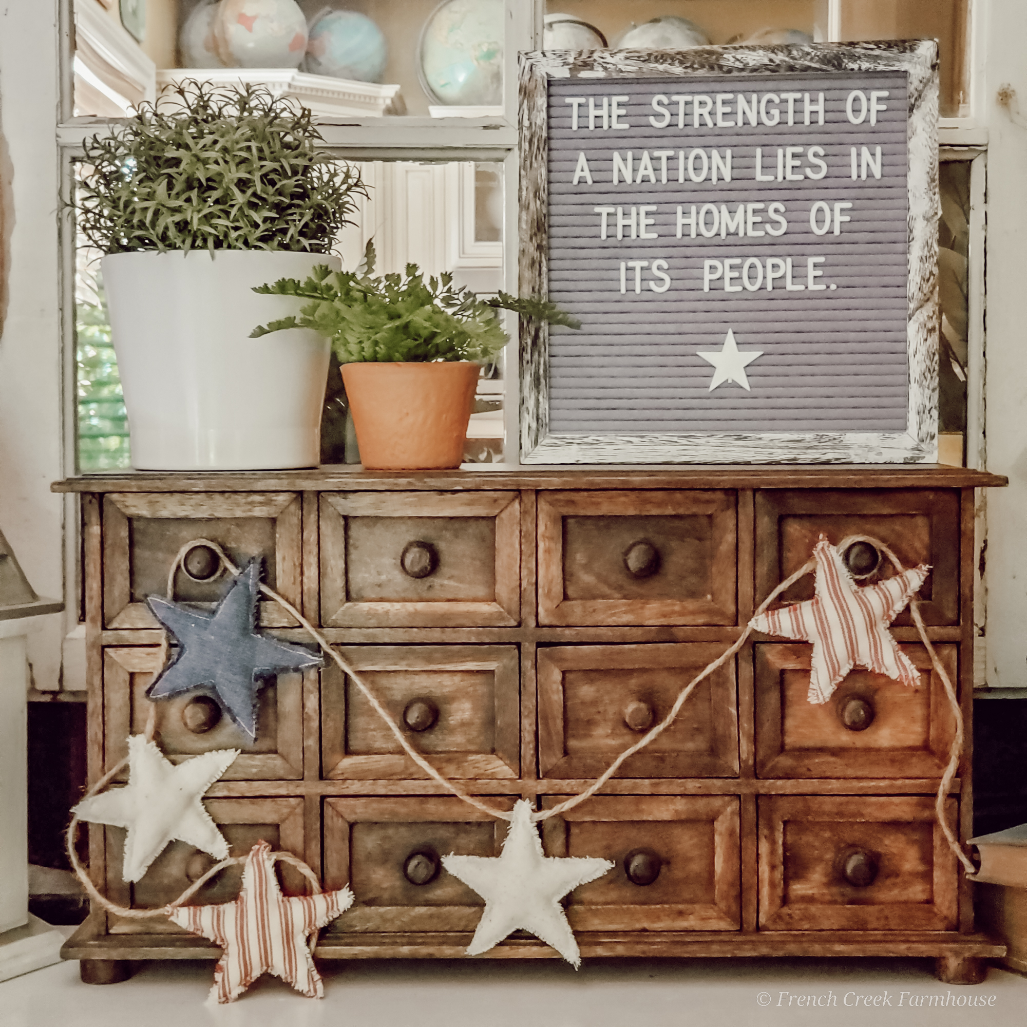 This garland looks great in your patriotic farmhouse vignettes!